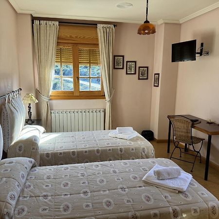 Hotel Pico Espiguete Alba de los Cardaños Εξωτερικό φωτογραφία