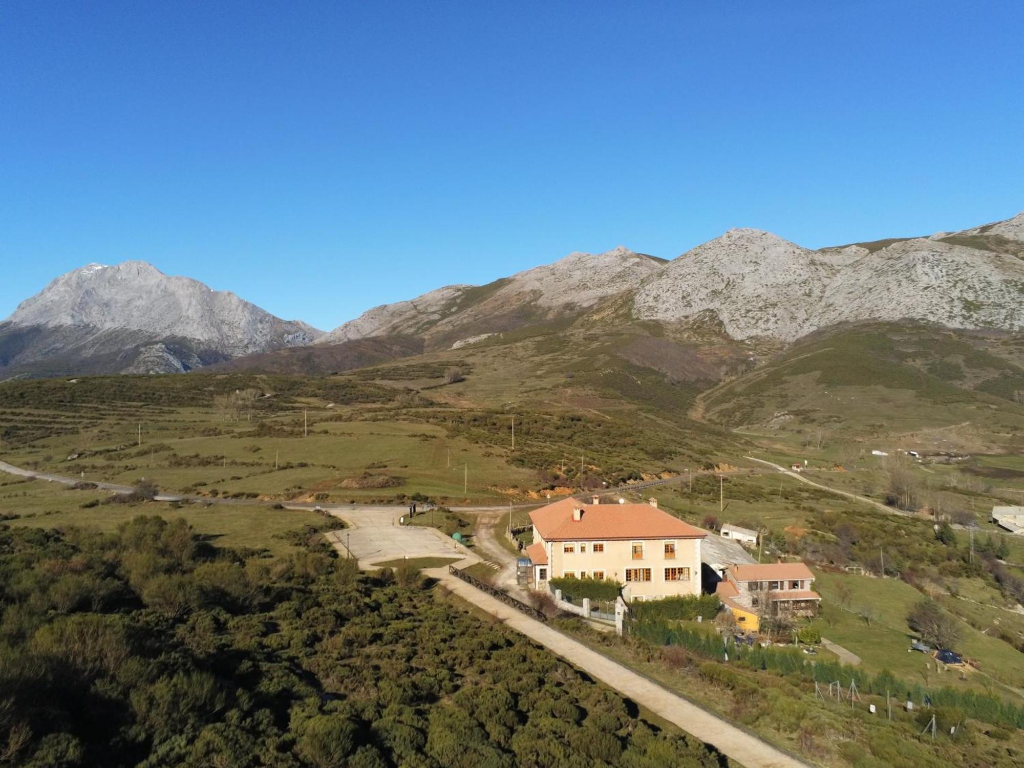 Hotel Pico Espiguete Alba de los Cardaños Εξωτερικό φωτογραφία