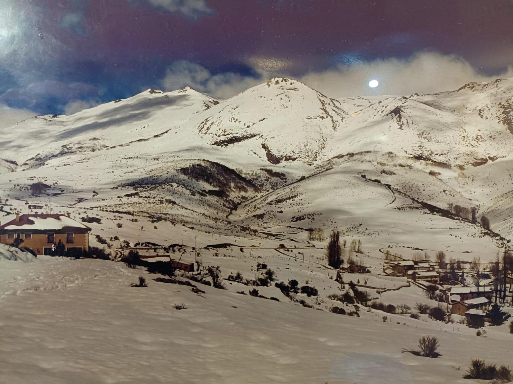 Hotel Pico Espiguete Alba de los Cardaños Εξωτερικό φωτογραφία